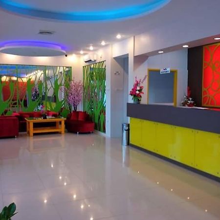 Wisma Asiatique Pekanbaru Exterior photo
